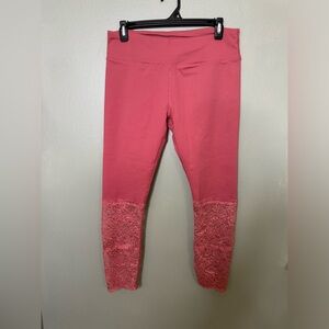 Fabletics NWT size large short lace bottom leggings.